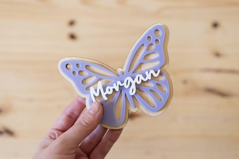 Personalisierter Schmetterling Acryl Name Geschenk Anhänger | Back To School Anhänger, Osterkorb Geschenkanhänger Wiederverwendbar Personalisierter Schmetterling Acryl Name Geschenk Anhänger | Back To School Anhänger, Osterkorb Geschenkanhänger Wiederverwendbar von squeezeandthankyou