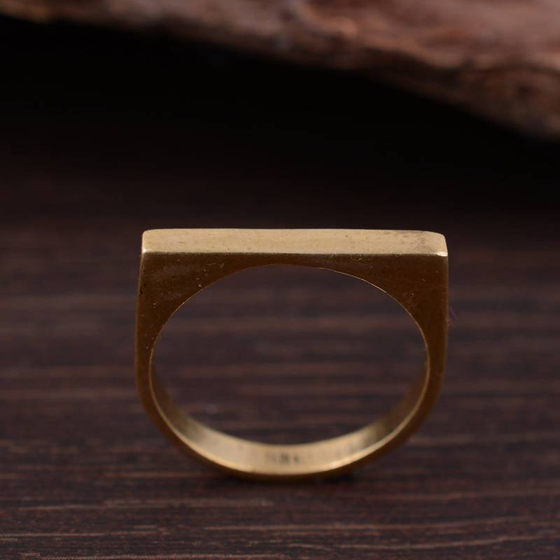 Flat Bar Ring, Gift For Her, Simple Signet Minimalist Gold Thin Band Dainty Line Brass Round Ring von sristhijewels
