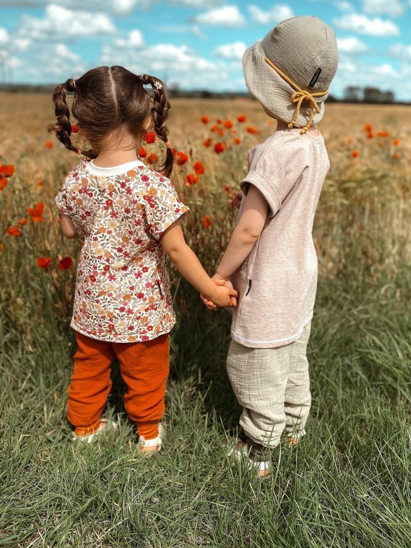 Dein Design - Musselinhose Sommerhose Strandhose Schlicht Dünne Hose Basic Mädchen Junge Baby Kind Kinderkleidung von sschleifenliebee