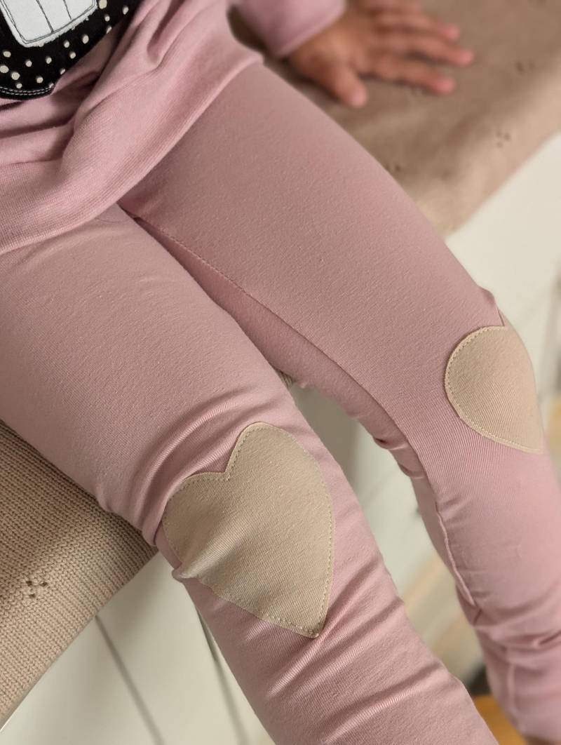 Dein Design | Skinny Hose - Farbwahl Knie Patch Herz Baumwolljersey Mädchen Kinderkleidung Leggings von sschleifenliebee