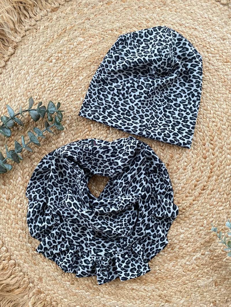 Farbwahl Leo Beanie - Dreieckloop Rüsche Volant Baumwolljersey Mädchen Mütze Übergang Kinderkleidung von sschleifenliebee