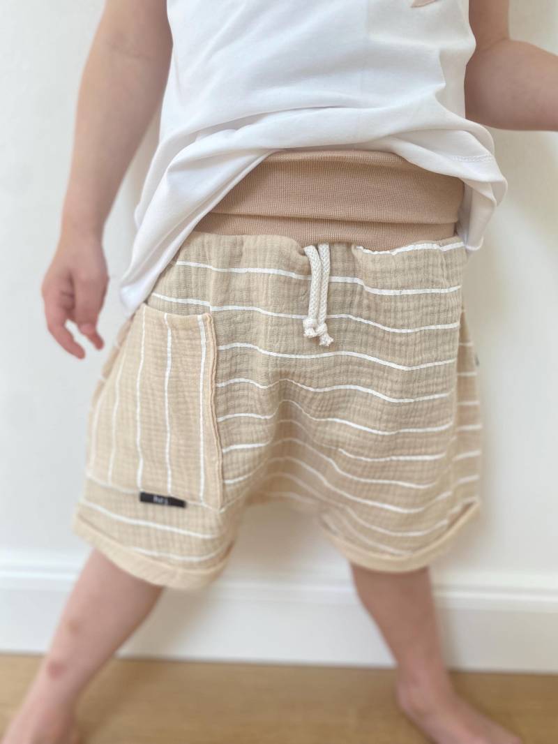 Loose Fit Shorts | Musselin Kurze Hose Junge Mädchen Kinderkleidung von sschleifenliebee