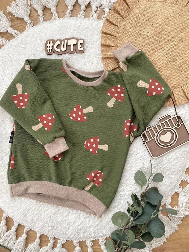 Oversized Sweater | Fliegenpilz Junge Mädchen Baby Kinderkleidung von sschleifenliebee