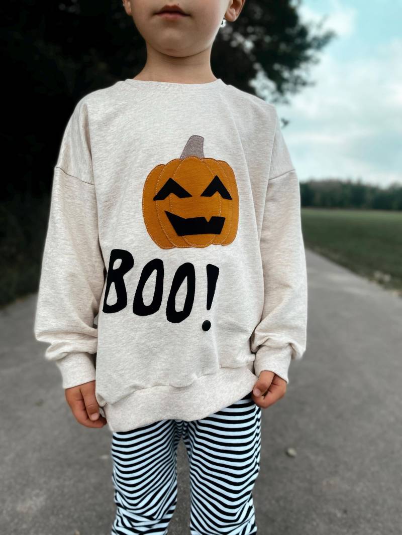 Oversized Sweater - Kürbis Boo Halloween Sommersweat Wintersweat Junge Mädchen Baby Kinderkleidung von sschleifenliebee