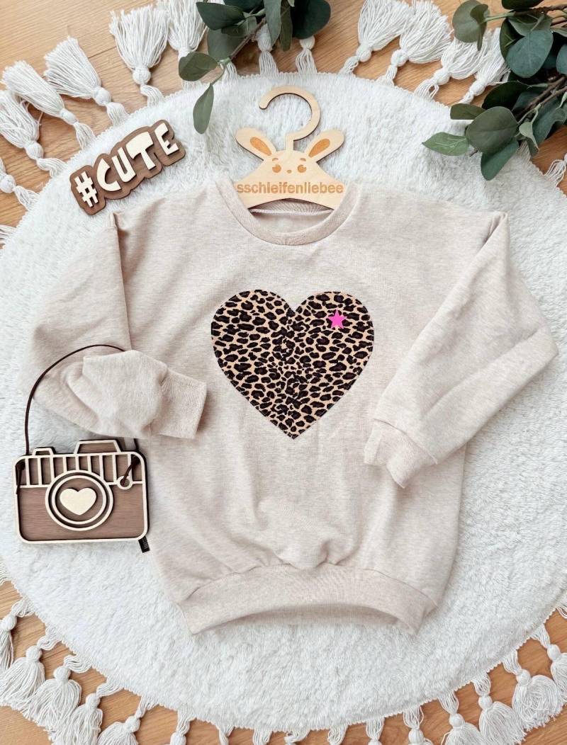 Oversized Sweater | Leo Herz Sommersweat Mädchen Kinderkleidung von sschleifenliebee