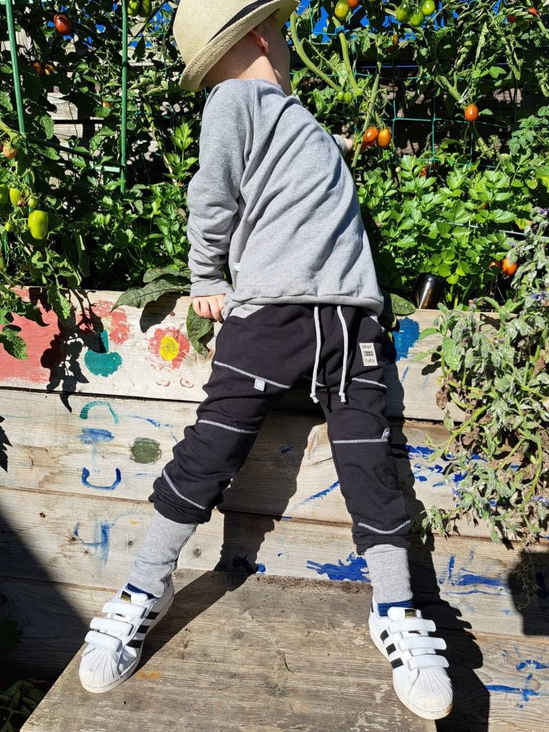 Regular Fit Jogger - Basic Schwarz Wintersweat Oder Sommersweat Pumphose Junge Baby Kinderkleidung von sschleifenliebee