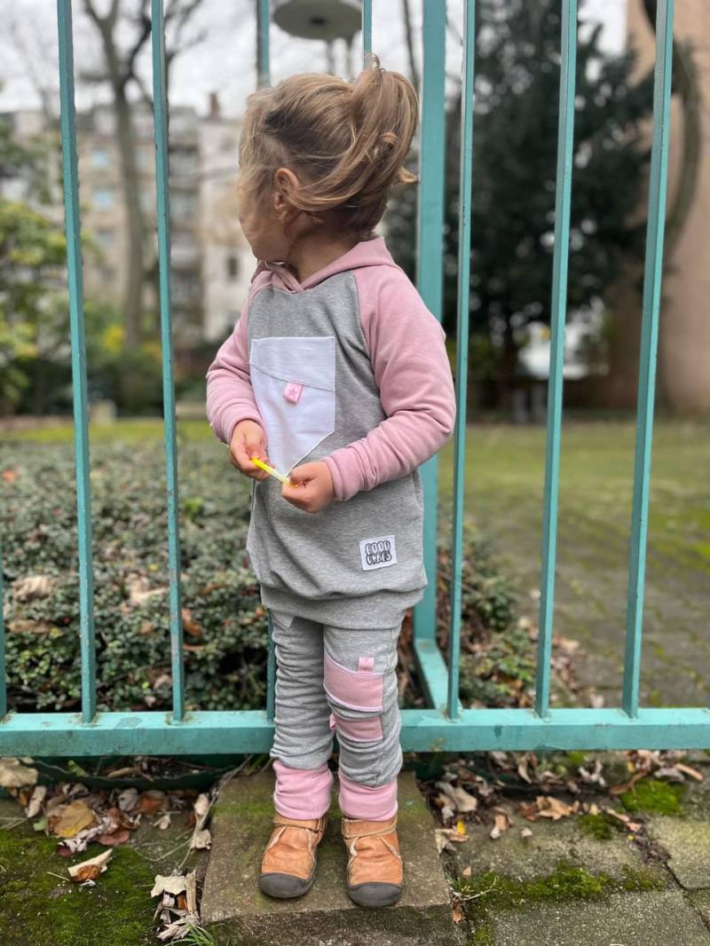 Regular Fit Jogger - Ganzjahressweat Oder Wintersweat Good Vibes Mädchen Baby Kinderkleidung von sschleifenliebee