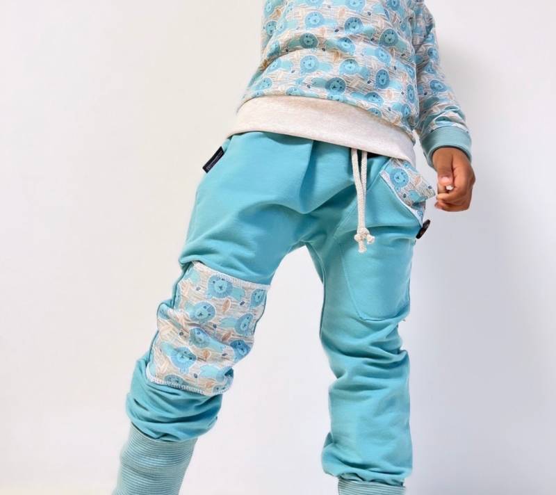 Regular Fit Jogger - Sommersweat Löwe Junge Baby Kinderkleidung von sschleifenliebee