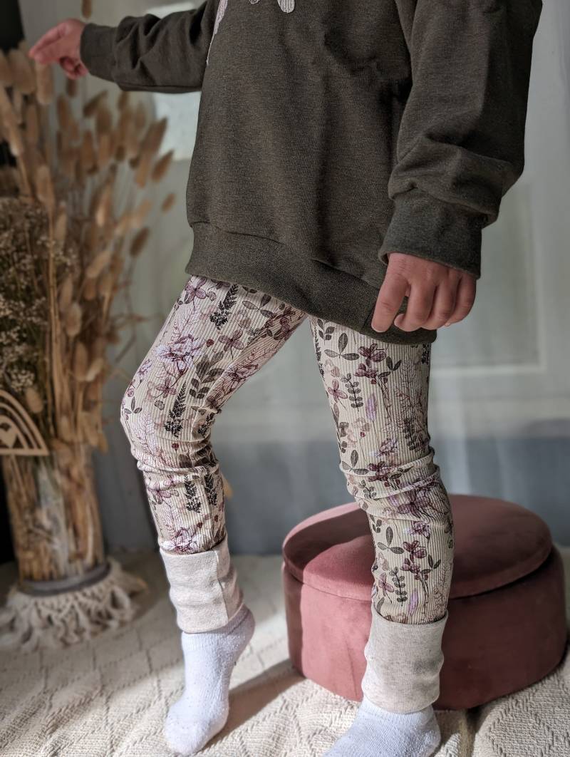 Skinny Fit - Ripp-Jersey Blumen Zweige Hose Pumphose Mädchen Baby Kind Kinderkleidung von sschleifenliebee