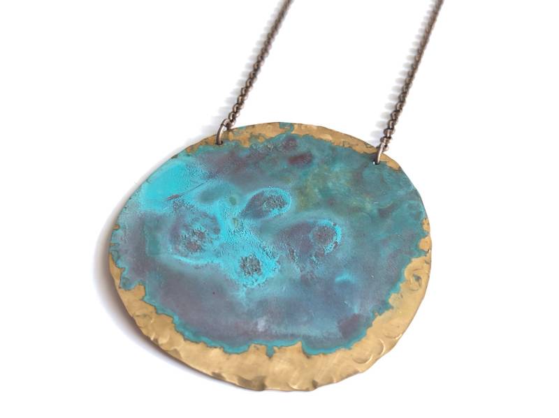 Verdigris & Rote Patina Medaillon Halskette Verdigris & Rote Patina Medaillon Halskette von ssdjewelry