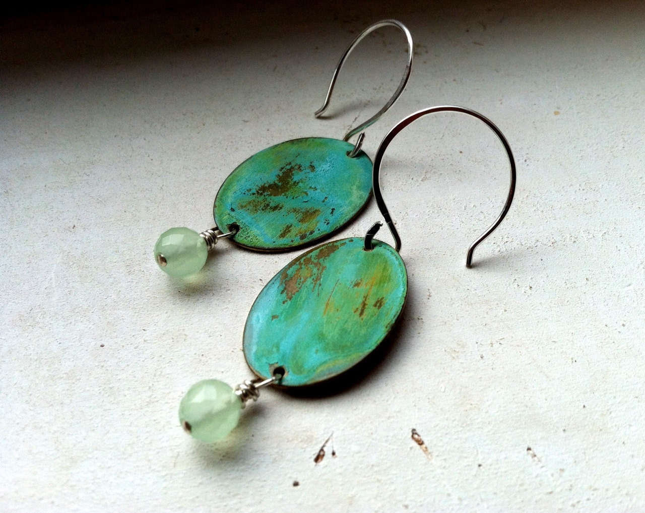 Vintage Grünspan Patina Ohrringe Mit Perle Vintage Grünspan Patina Ohrringe Mit Perle von ssdjewelry