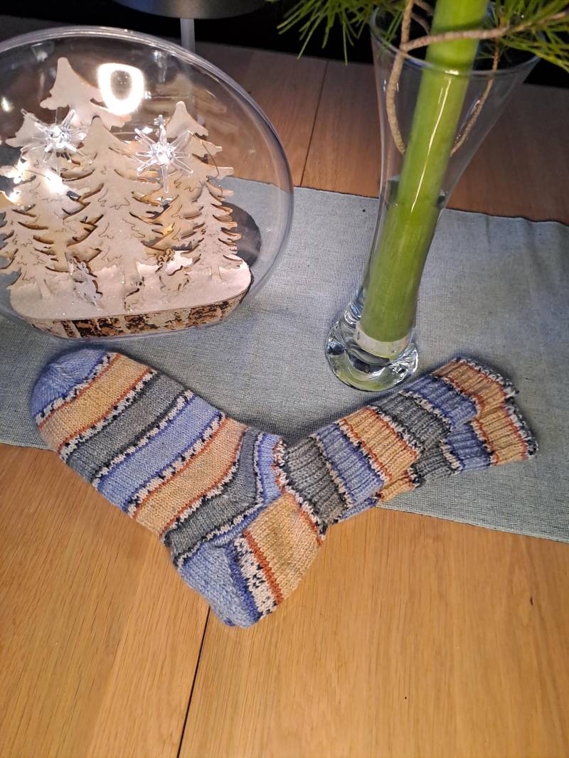 40/41 Handgestrickte Socken Bunt, Größe von stammsdekomehr