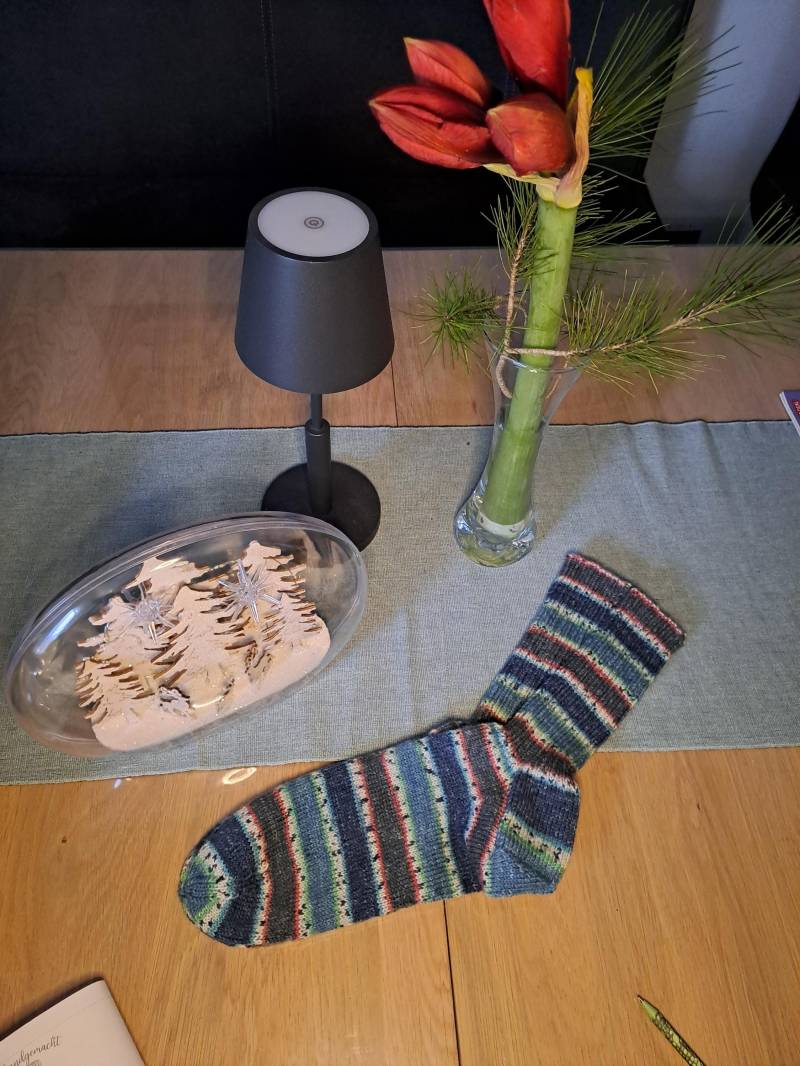 46/47 Handgestrickte Socken Blau, Größe Opal Wolle von stammsdekomehr