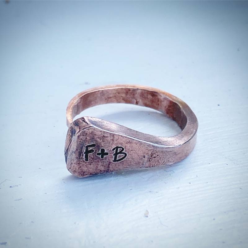 Handgefertigter Hufnagel Prärie Diamant Ring. Personalisierte Handgestempelte Initialen. Unisex Reiter Kupfer Hochzeitstag 7 Jahre Geschenk von stampedbycheryl