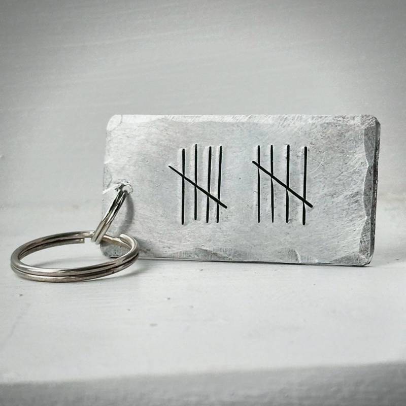 Personalized Aluminium Tally Hash Mark Hand Gestempelt 10. Hochzeitsdatum Paare Initialen von stampedbycheryl