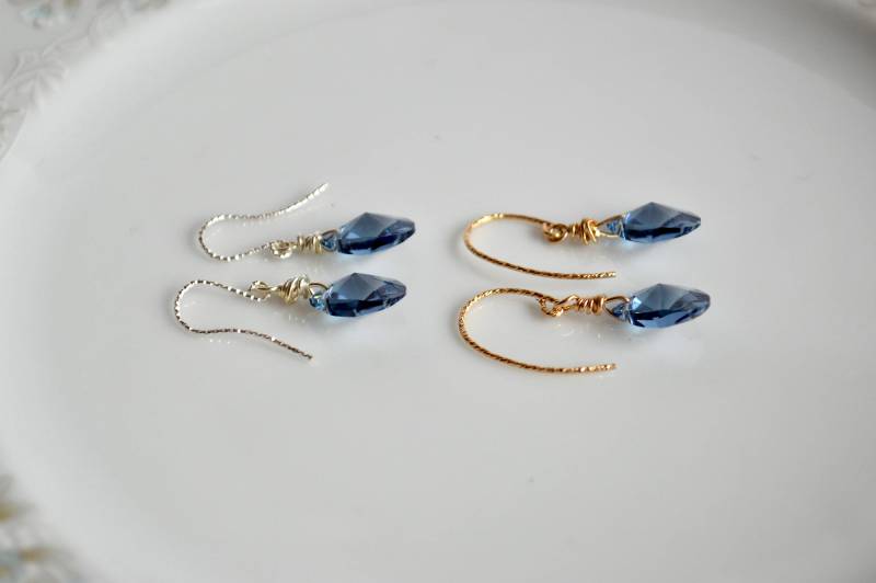 Denim-Blau Swarovski Draht Umwickelt, Echten Ohrringe, Geschenk Für Sie von starrydreams