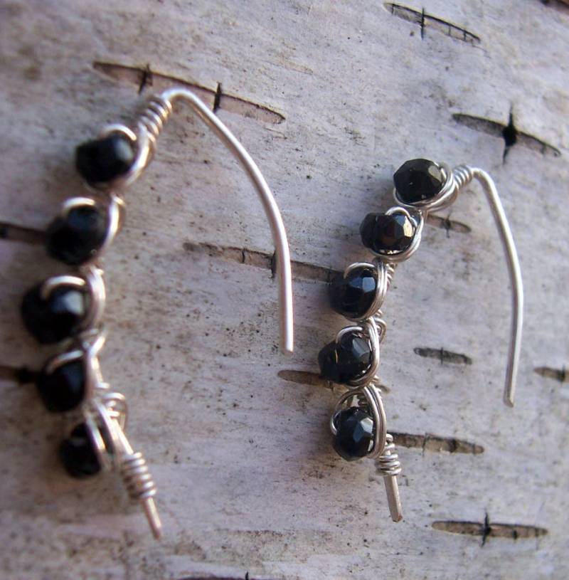 Spinell Earrrings Schwarzer Schmuck Sterling Silberdraht Umwickelt Ohrringe von starrydreams