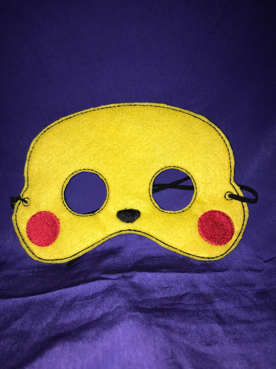 Bestickte Pikachu Inspiriert Fühlte Play Maske Und Rutenansatz Bestickte Pikachu Inspiriert Fühlte Play Maske Und Rutenansatz von starvisions