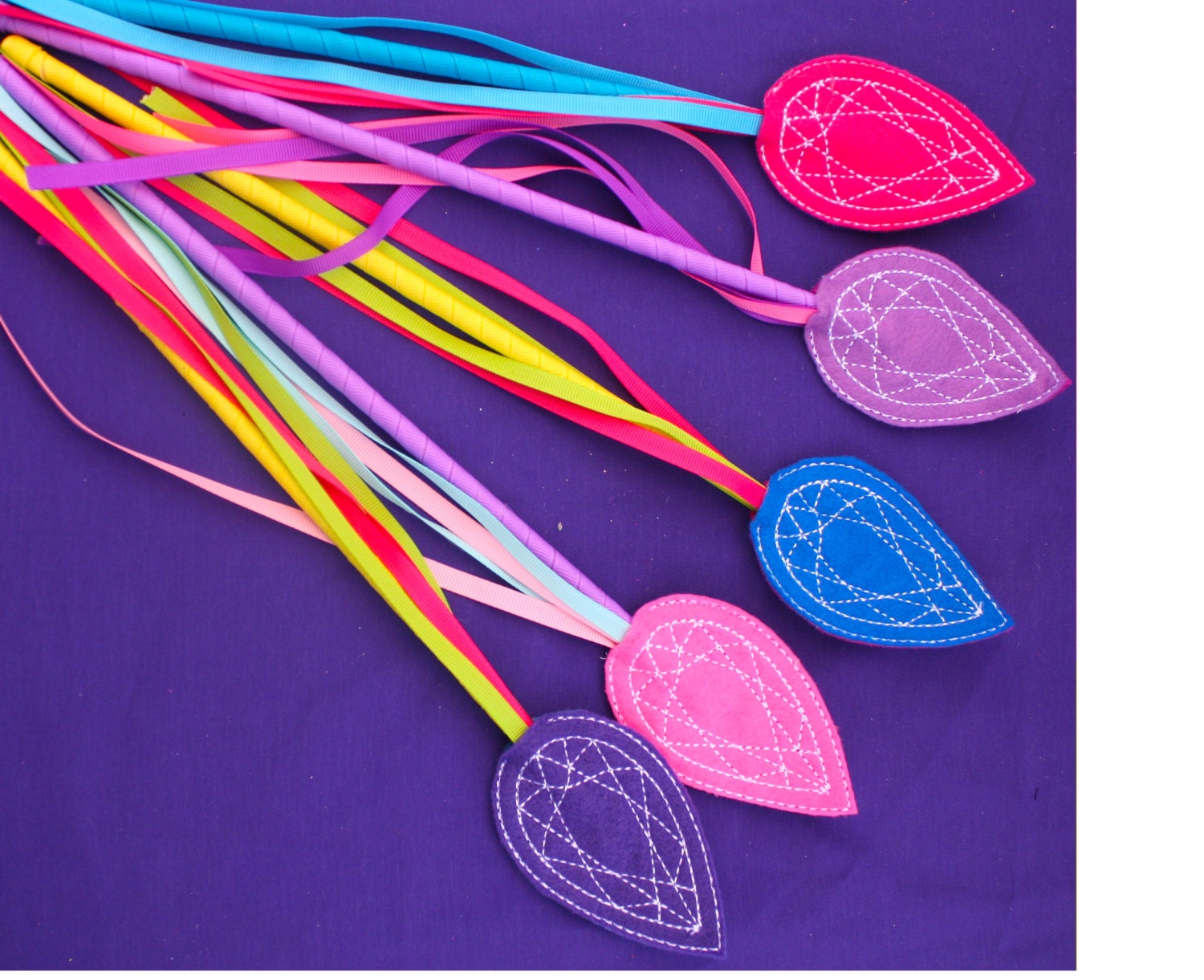 Bestickter Filz-Diamant-Wand - Ideal Für Party Favors, Dress Up Und Kostüme Wählen Sie Ihre Farben Bestickter Filz-Diamant-Wand - Ideal Für Party Favors, Dress Up Und Kostüme Wählen Sie Ihre Farben von starvisions