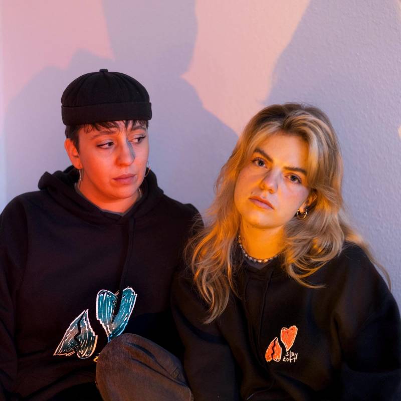 Cozy Black „Small Two Hearts" Hoodie | Stayzoft Cozy Black „Small Two Hearts" Hoodie | Stayzoft von stayzoft
