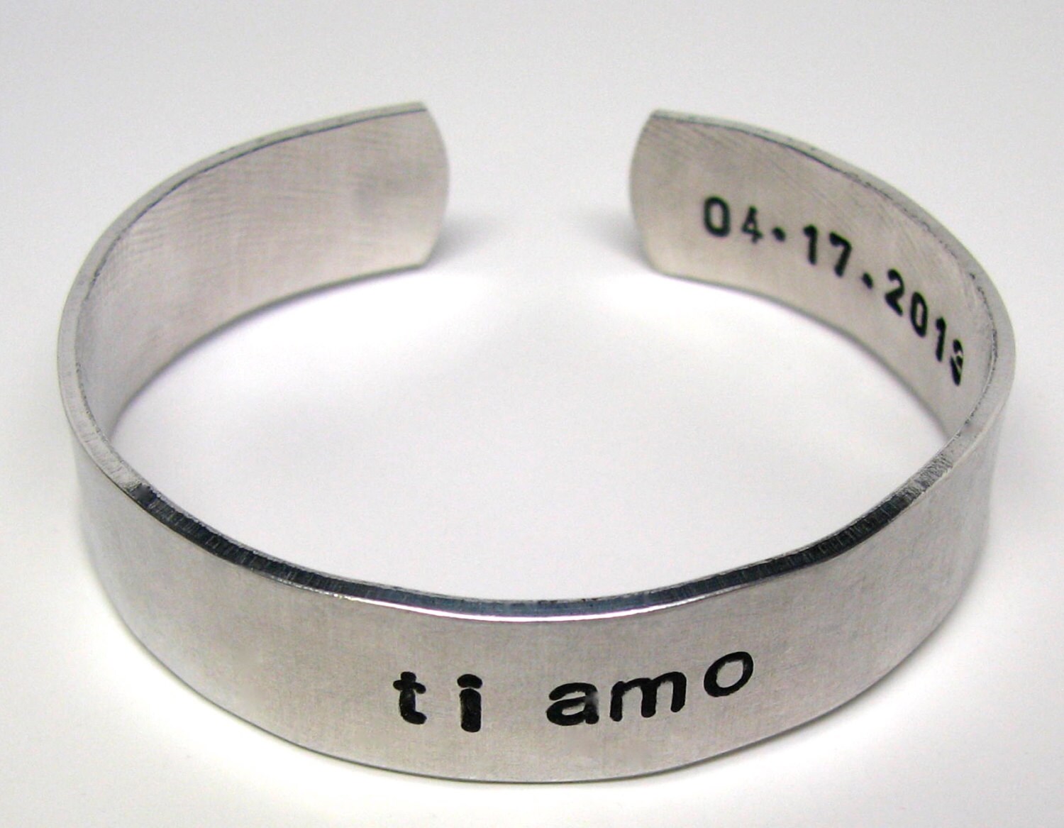 Ti Amo Armband Mit Datum Gestempelt Innen, Hochzeitsschmuck, Jahrestag Schmuck, Sinnvolle Datum, Unvergessliche Freundschaft Schmuck von steellinejewelry
