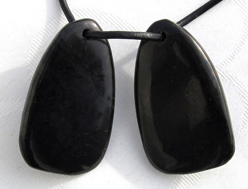 Schungit Anhänger Freiform, Ca. 50 Mm, Frontgebohrt Schungit Anhänger Freiform, Ca. 50 Mm, Frontgebohrt von steindepot