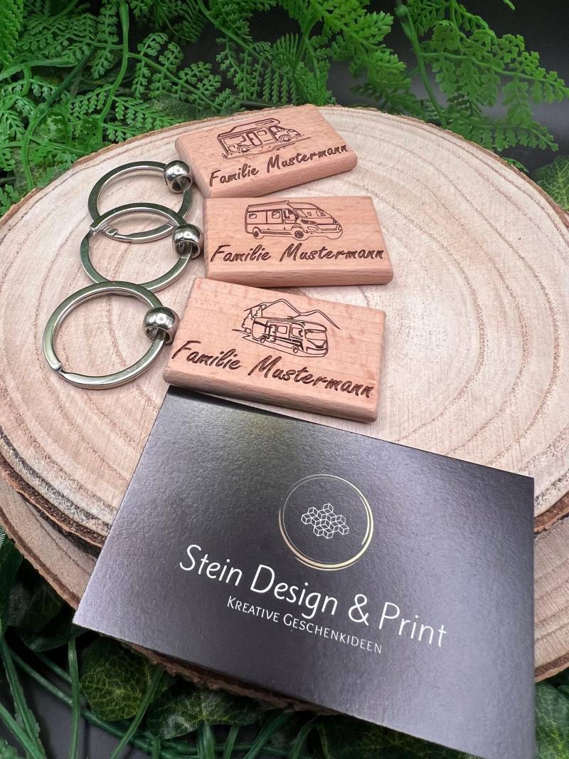 Schlüsselanhänger Mit Gravur Personalisiert Für Wohnmobil "Happy Camper Edition" Geschenkidee in Holz Inkl. Wunsch Familienname von steindesignprint