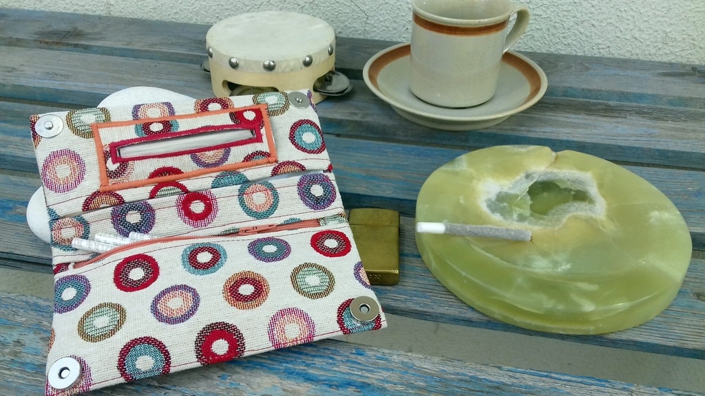 Drehtabaktasche, Gobelinstoff, Bunte Punkte, Pfirsich Und Roter Faden, Rauchzubehör, Tabakhalter, Tabakbeutel, Handgemachtes Etui Drehtabaktasche, Gobelinstoff, Bunte Punkte, Pfirsich Und Roter Faden, Rauchzubehör, Tabakhalter, Tabakbeutel, Handgemachtes Etui von stellanta