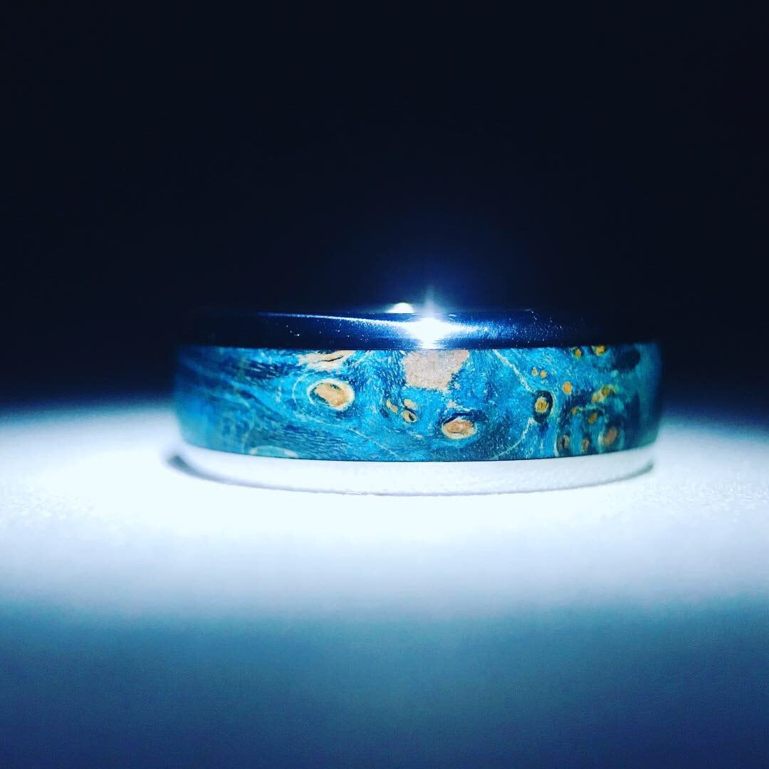 Ahorn Burl Ehering - Titan Ring Herren Womens Handgefertigt Mit Liebe von stellwagendesigns