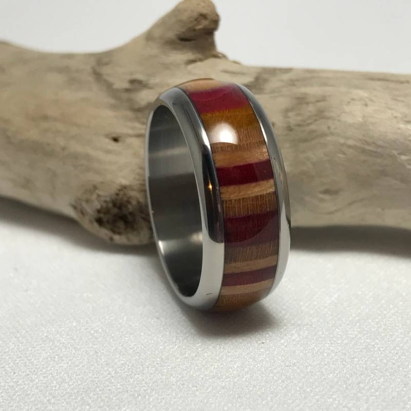 The Shredder - Titanring Recyceltes Skateboard Holz Herrenring Damenring Handmade With Love Titan Ehering von stellwagendesigns