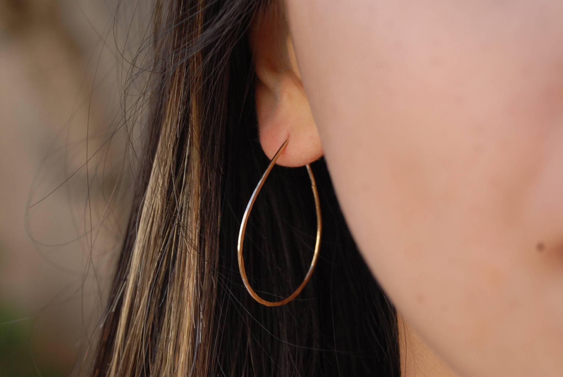 Handgemachte Minimalist Teardrop Hoop Ohrring, Einzigartige Creole, Jeden Tag, Leichte Ohrringe, Geschenk Für Sie von stephaniehuang