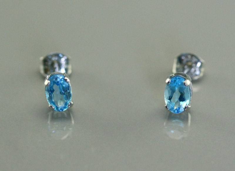 Blautopas-Ohrring, Blautopas-Ohrstecker, Sterlingsilber Und Ovaler 6 X 4 Mm Großer Stein von stephanielemelin