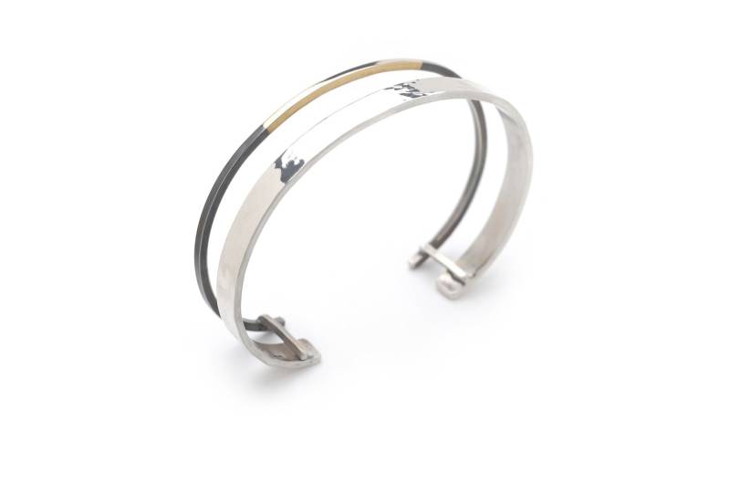 Gehämmertes Sterling Silber Manschette Armband Mixed Metal 14K Goldeinsatz Gehämmertes Sterling Silber Manschette Armband Mixed Metal 14K Goldeinsatz von stephanierobinson