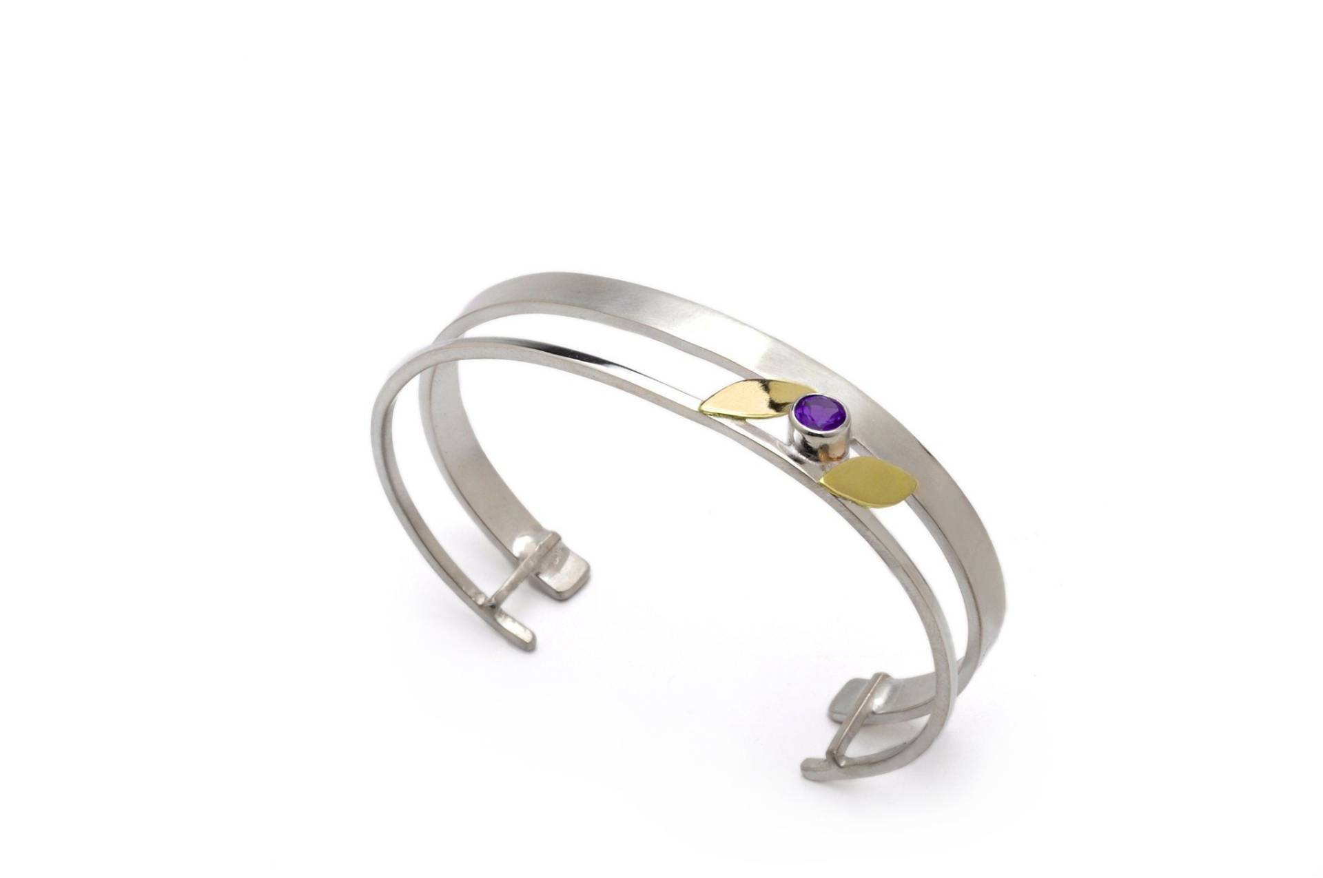 Handgemachtes Sterling Silber Manschette Armband Gelbgold Blatt, Edelstein Akzent Handgemachtes Sterling Silber Manschette Armband Gelbgold Blatt, Edelstein Akzent von stephanierobinson