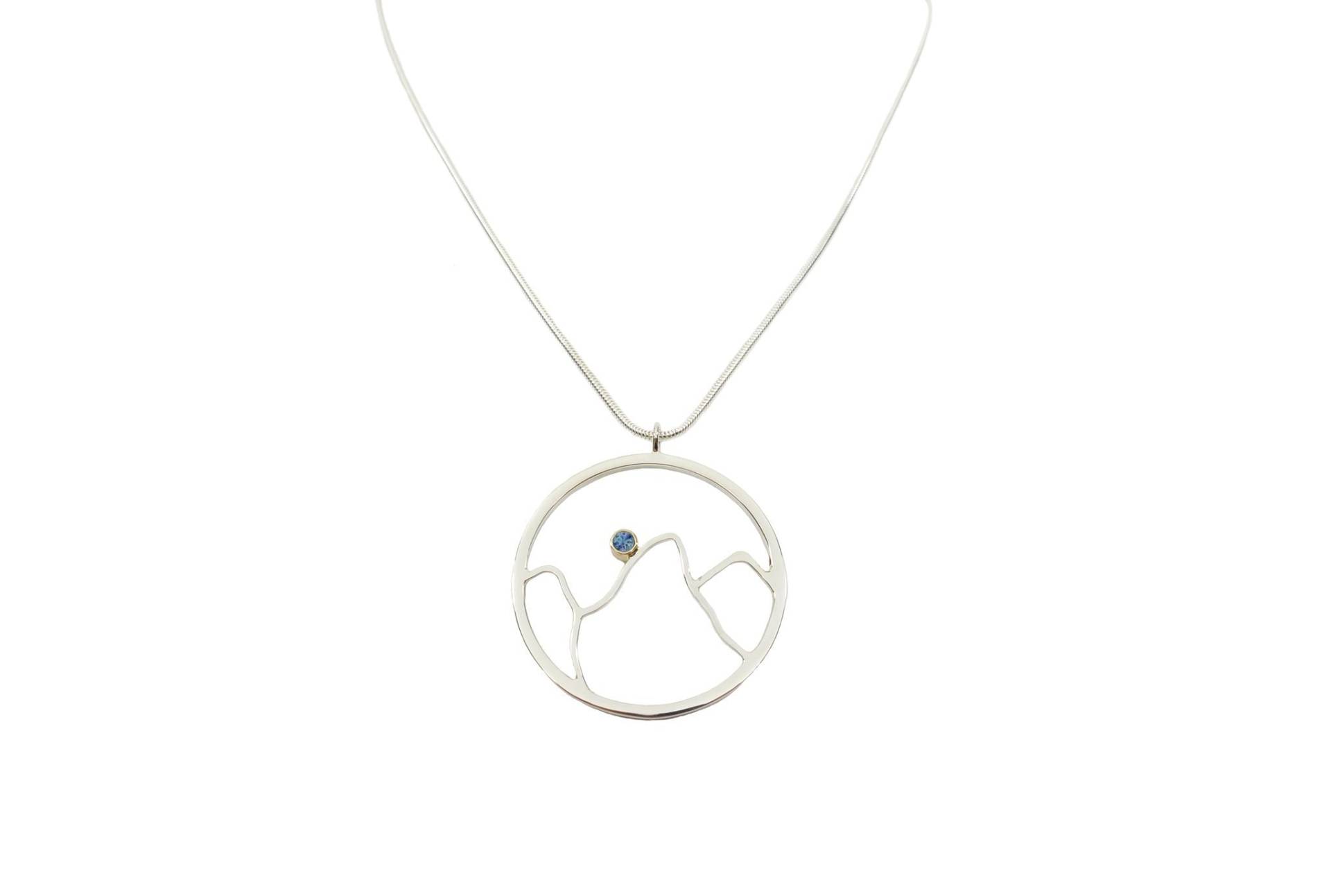 Bergkette Sterling Silber Anhänger Mit Montana Saphir Bergkette Sterling Silber Anhänger Mit Montana Saphir von stephanierobinson