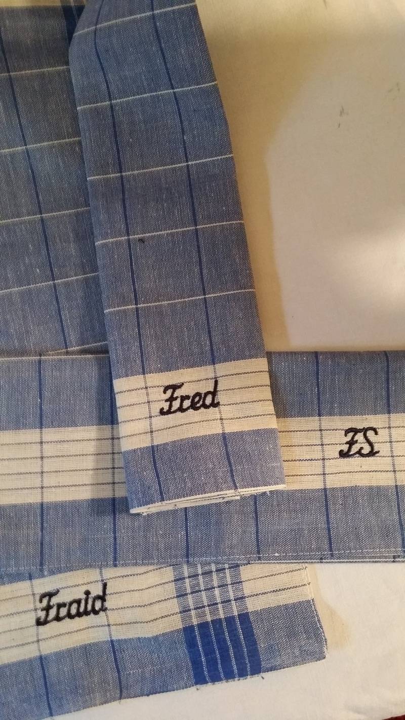 1 Taschentuch Ostalgie Wird Bestickt Mit Deinem Namen Werkzeug, Herz, Krone, Stern, Tiere von stickgud