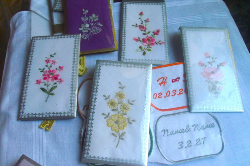 1 Taschentuch Vintage Blumen Gestickt, Name, Datum, Oma 1 Taschentuch Vintage Blumen Gestickt, Name, Datum, Oma von stickgud