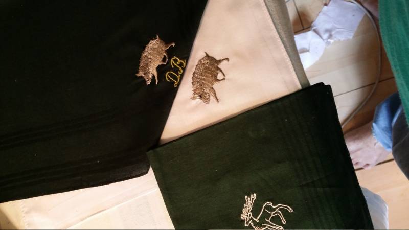 3 X Taschentuch Jagdmotive Gestickt Wildschwein, Hirsch, Fuchs 3 X Taschentuch Jagdmotive Gestickt Wildschwein, Hirsch, Fuchs von stickgud