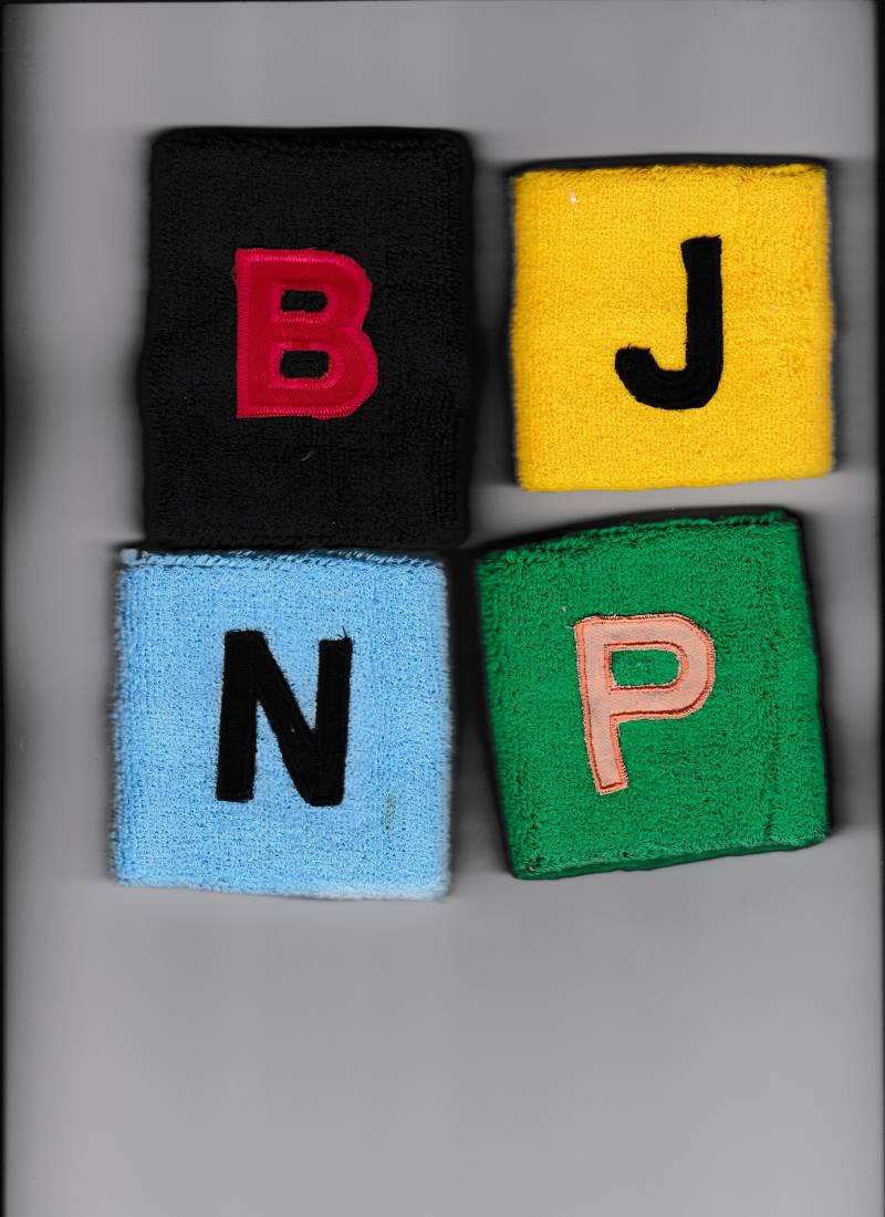 Buchstabe, Zeichen Gestickt Auf Schweissband Buchstabe, Zeichen Gestickt Auf Schweissband von stickgud