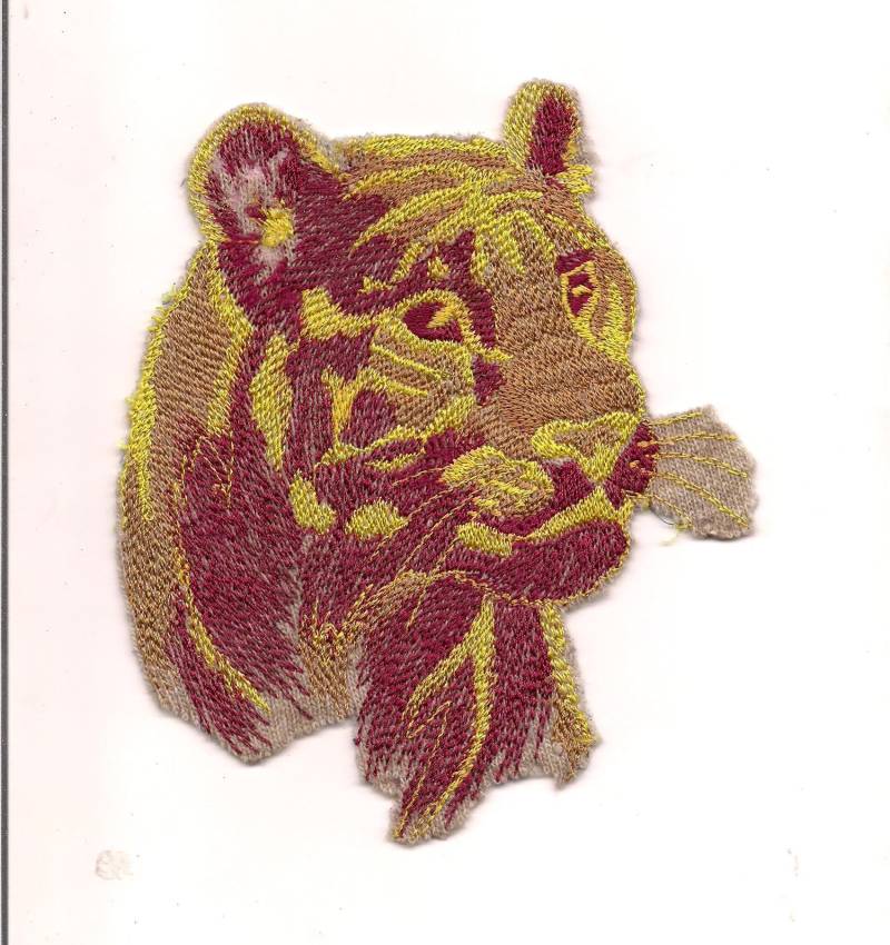 Raubkatze Gestickt Auf Textilien T-Shirt, Sweat Shirt von stickgud