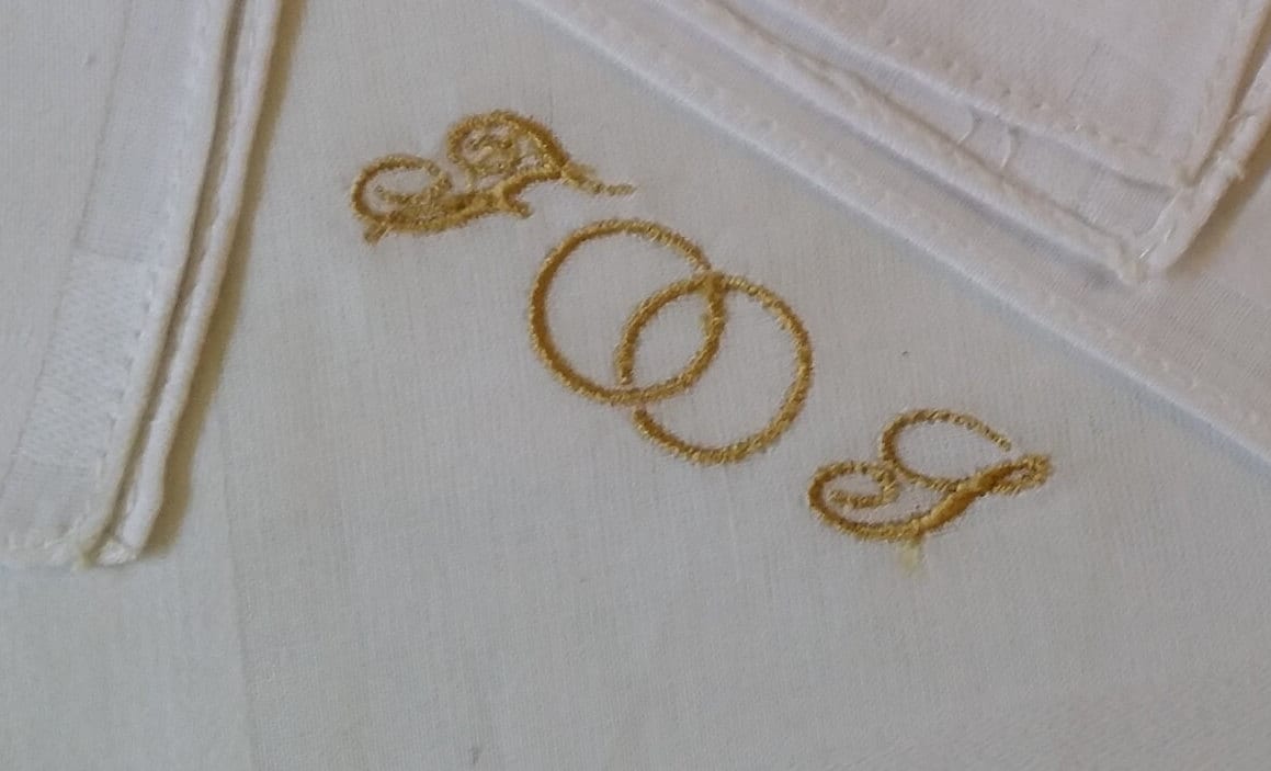 Taschentuch , Gold, Metall Gestickt Herz, Ringe von stickgud