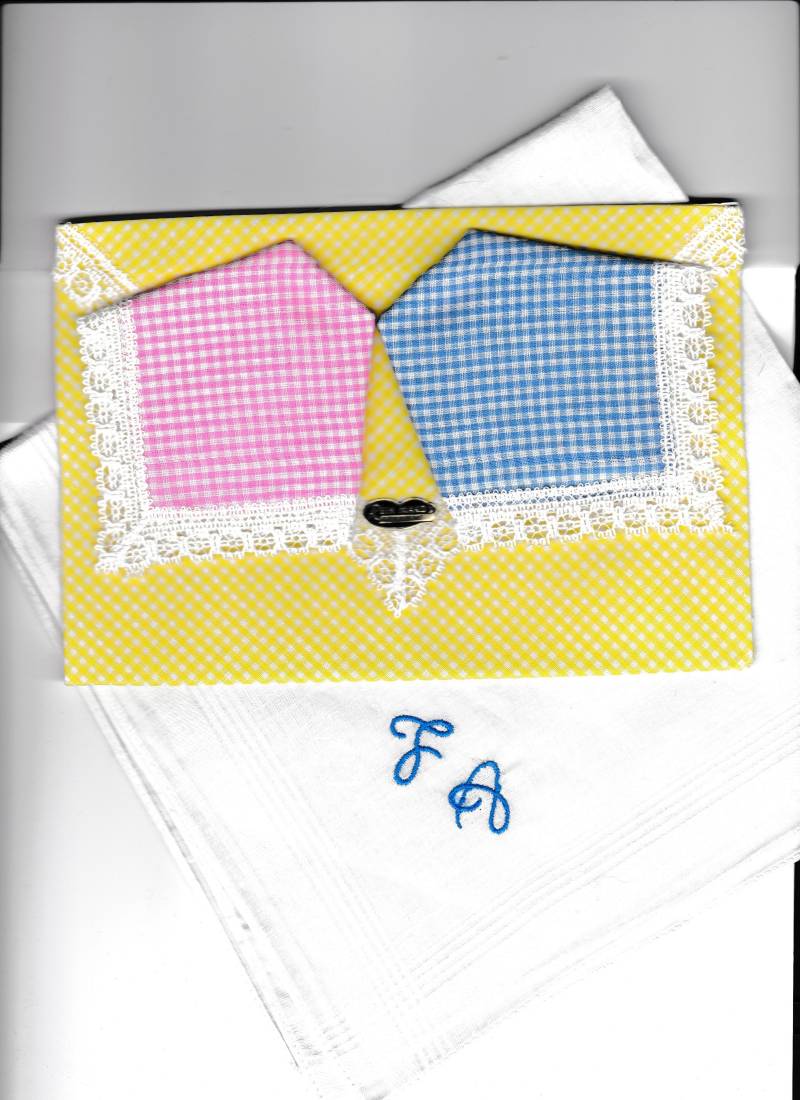 Taschentuch Karo Bestickt Mit Deinem Monogramm, Spitze, Kücken, Eier Taschentuch Karo Bestickt Mit Deinem Monogramm, Spitze, Kücken, Eier von stickgud