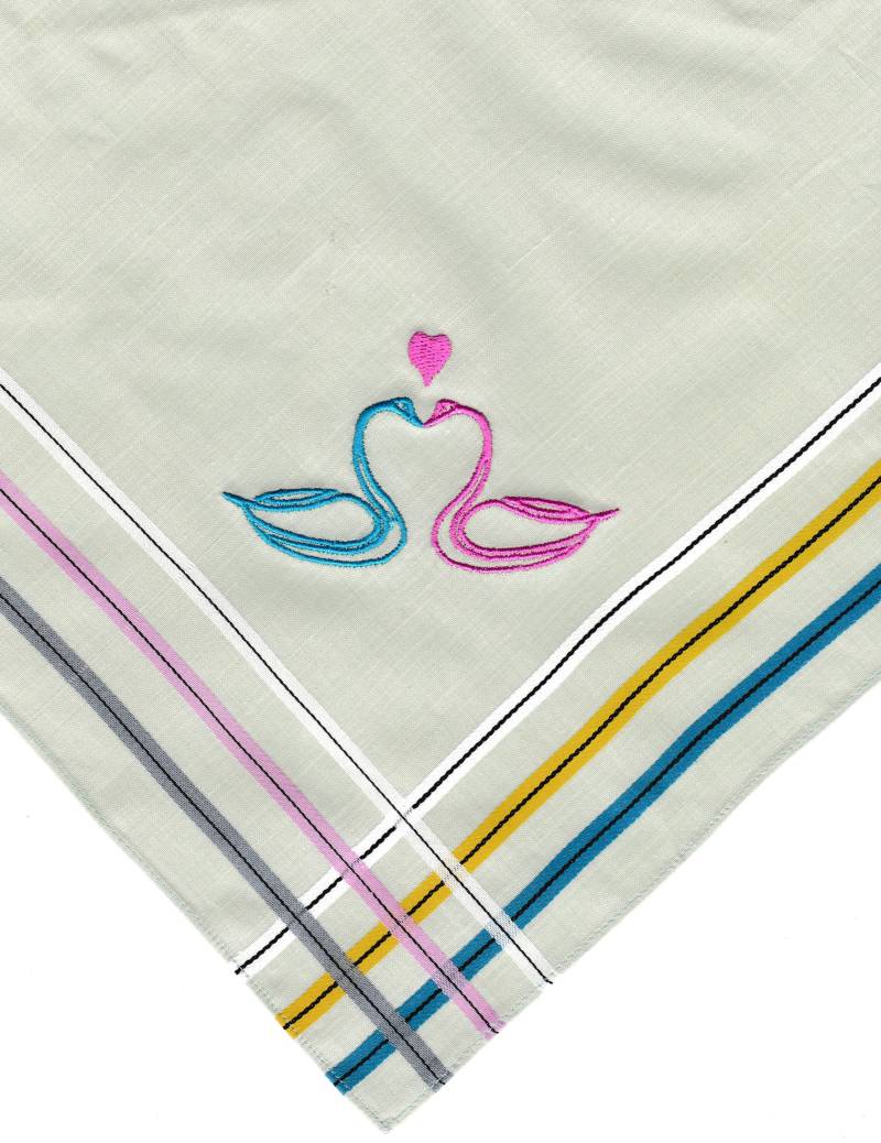 Taschentuch Schwäne Herz Gestickt Oder Mehr von stickgud