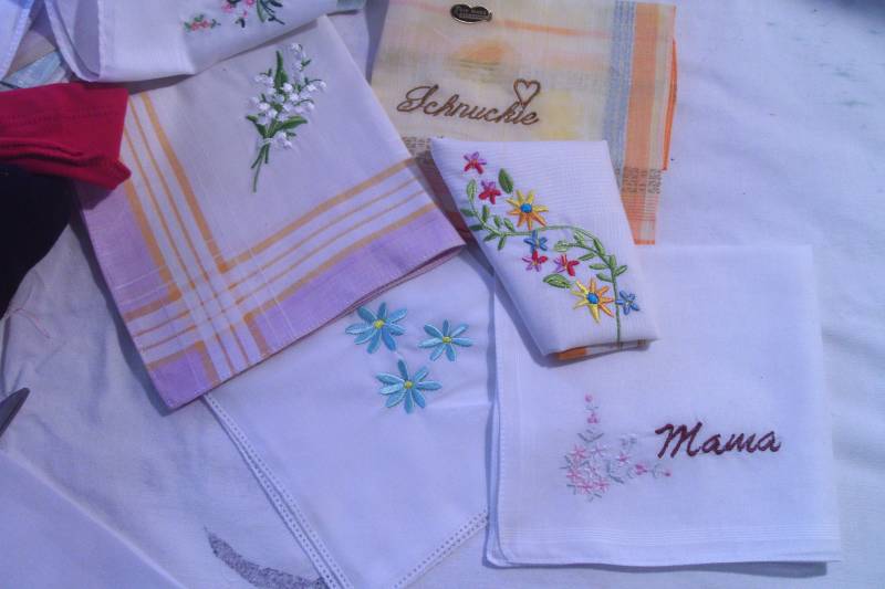 Taschentuch Taufe Beutel Gestickt Name, Datum, Taube, Loorbeer, Blume Taschentuch Taufe Beutel Gestickt Name, Datum, Taube, Loorbeer, Blume von stickgud