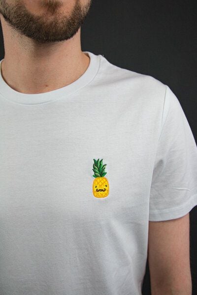 sticknic T-Shirt mit Ananas Motiv gestickt - Minimalistische Stickerei - Auch als Geschenk von sticknic