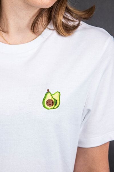 sticknic T-Shirt mit Avocado Motiv gestickt - Minimalistische Stickerei - Auch als Geschenk von sticknic