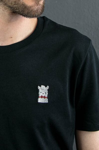 sticknic T-Shirt mit Lama Motiv gestickt - Minimalistische Stickerei- Auch als Geschenk von sticknic