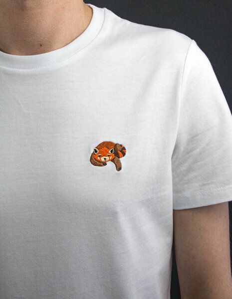 sticknic T-Shirt mit Rotem Panda Motiv gestickt - Minimalistische Stickerei - Auch als Geschenk von sticknic