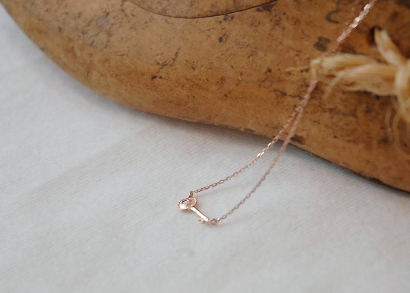 15% Rabatt Auf Den Originalpreis, Key To My Heart, Bff Halskette, Zarte Rosé Gold Kette, Schlüssel Charm Halskette 15% Rabatt Auf Den Originalpreis, Key To My Heart, Bff Halskette, Zarte Rosé Gold Kette, Schlüssel Charm Halskette von sticksandstonesny