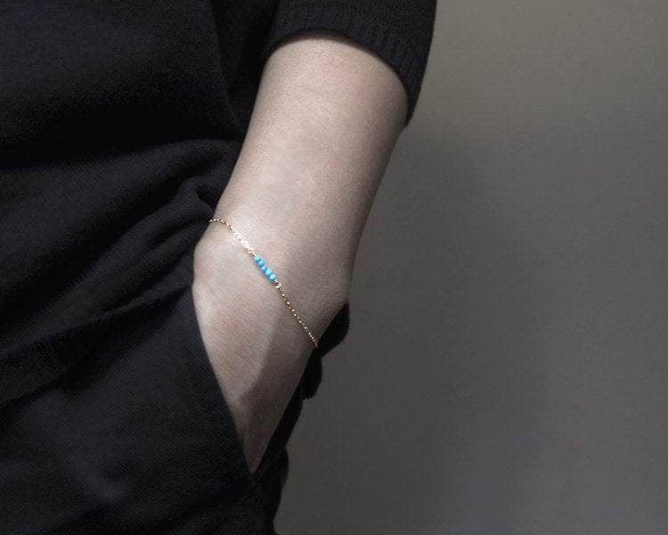 Echtes Türkis Armband, Kleines Perlen Armband Mit Goldkette Oder Silberkette, Schlichtes Goldarmband von sticksandstonesny